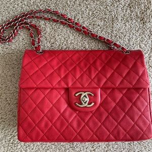 New Chanel Classic Maxi Soft Caviar Fushia bag